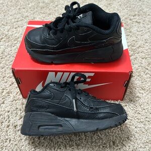 Nike air max 90 sneakers, black🖤, toddler walker size 9c